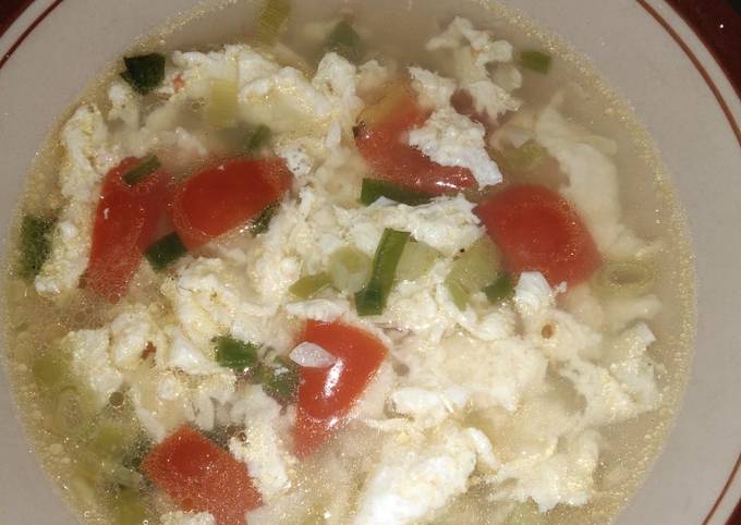 Resep Sup tomat telur bisa untuk menu MPASI anak 1+ Resep Sup tomat telur bisa untuk menu MPASI anak 1+