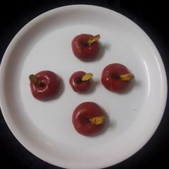 A picture of Strawberry Apples.