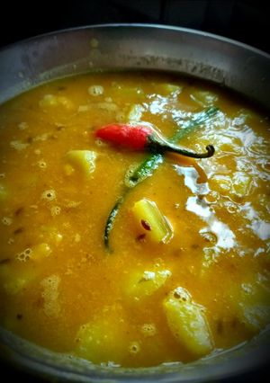 আলু দিয়ে মটর ডাল (aloo diye motor dal recipe in Bengali) রেসিপির প্রধান ছবি