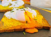 A picture of toast bread with egg