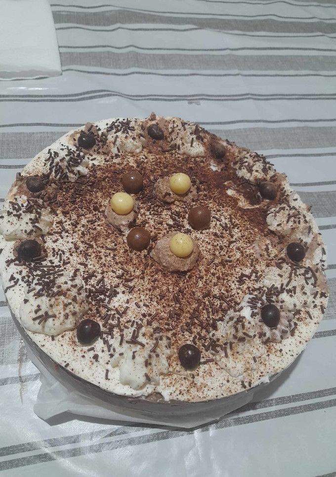 Una foto de Tarta de nata y chocolate