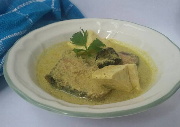 Bahan mengolah Gulai kuning ikan tongkol 🐟menu anak, Lezat