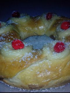Una foto de Rosca de Reyes o Pascuas