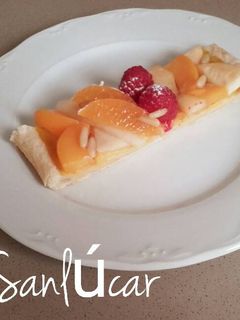 Una foto de Cinta de crema con frutilla