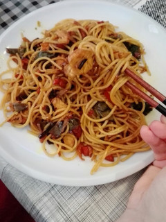 Una foto de Espaguetis con verduras wok