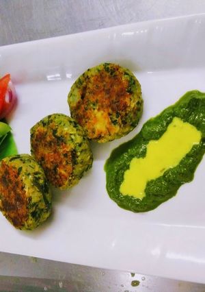 A picture of Hara bhara kabab.