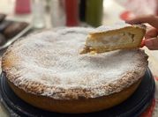 Una foto di crostata alle pere