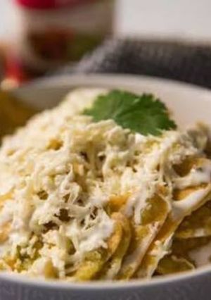 Una foto de Chilaquiles Verdes con Pollo