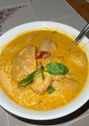 Hình của món Cà ri gà.