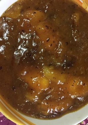 A picture of Kache Aam ki launji/ chutney.