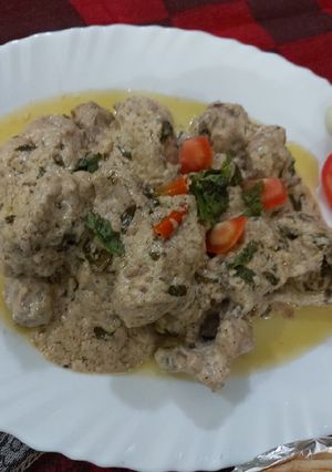 A picture of Mint and cashewnut chicken.