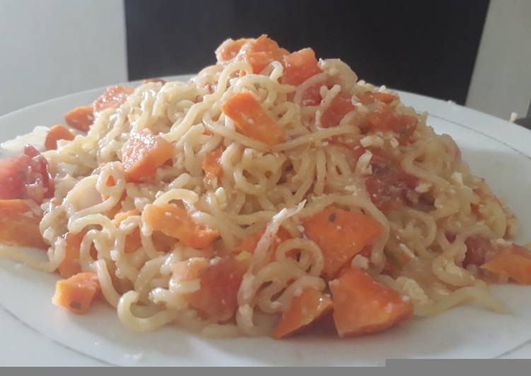 Recipe of Any-night-of-the-week Indomine with carrots and egg