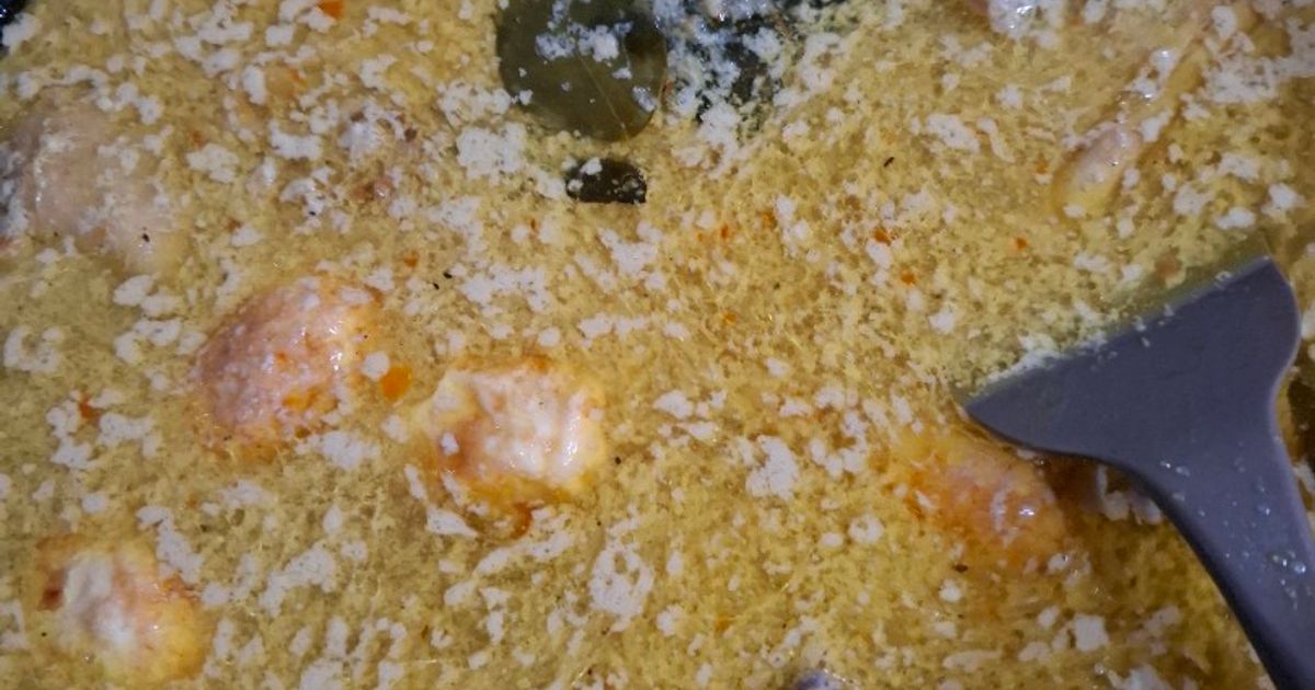Opor Ayam (Pakai Santan)