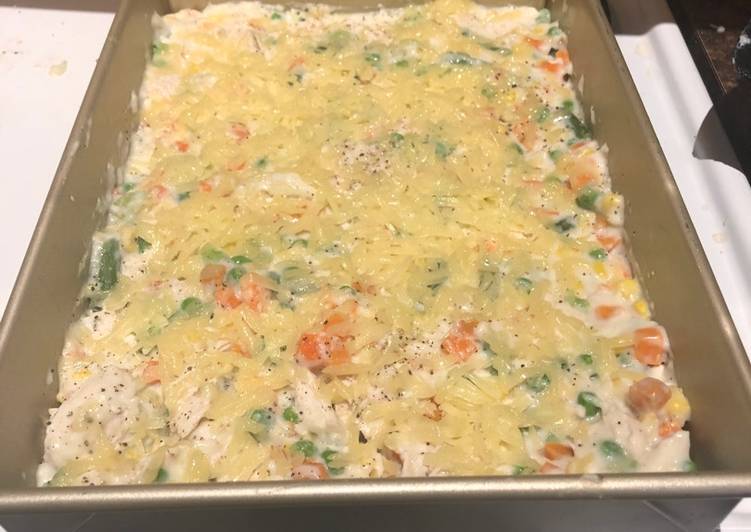 Simple Way to Prepare Super Quick Homemade White sauce cheesy chicken casserole