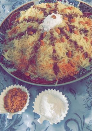 صورة لوصفة السفة المدفونة بالدجاج(الشعرية بالدجاج)