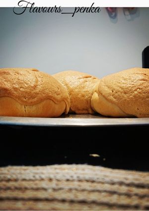 A picture of Papparoti buns aka coffee buns.