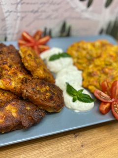 Domatokeftedes - Griechische Tomatenpuffer Rezepthauptbild
