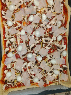 Una foto de Pizza con masa de pan