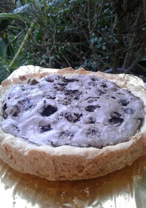 Una foto de Tarta de merengue al chocolate y nuez