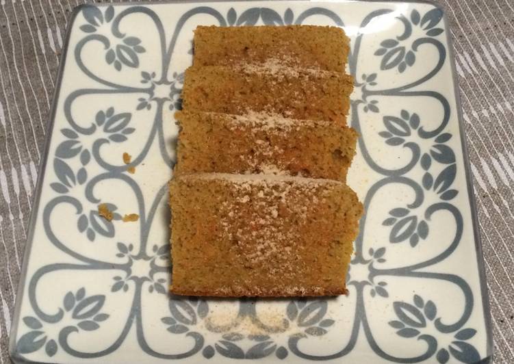 Bizcocho de zanahorias y crema de almendras
