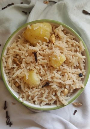 A picture of Aloo Pulao (potato rice).