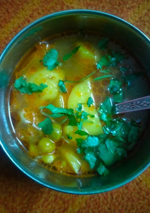 आलू मटर की सब्जी (aloo matar ki sabzi recipe in Hindi) रेसिपी मुख्य फोटो