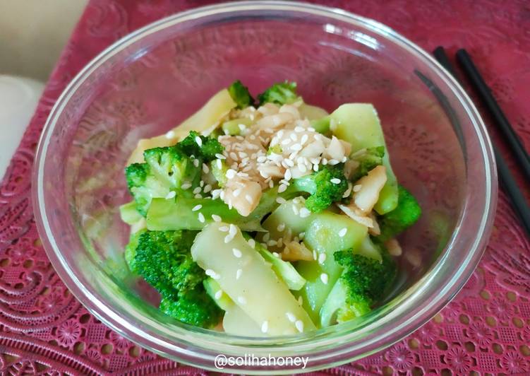 Langkah Menyiapkan Brokoli Tumis Bawang Putih yang sempurna