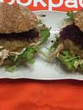 Panini con pollo cipolle e cavolo viola