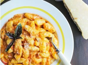 O poză a rețetei GNOCCHI DIN CARTOFI CU BACON ÎN SOS DE ROȘII I Rețetă .
