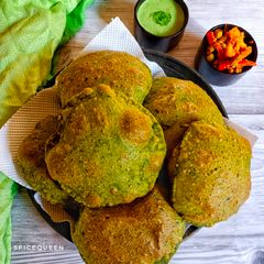 Bathua Poori A picture of Bathua Poori.