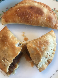 Una foto de Empanadas de papa enchilada