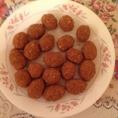 A picture of Cashew Balls.