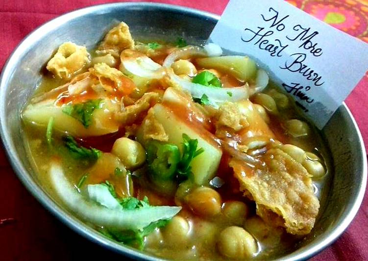 Kathiyawari Cholay/ juicy Cholay chat