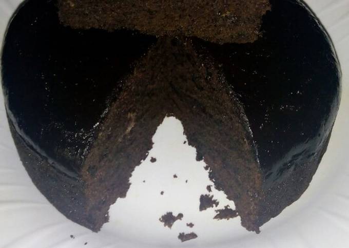 Eggless chocolate banana cake