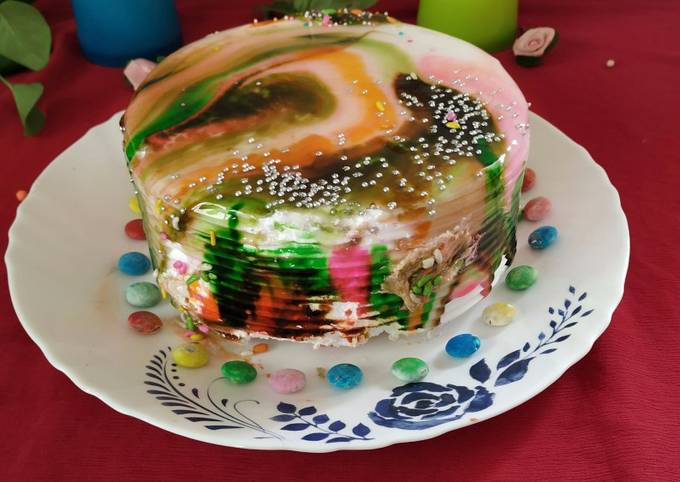 How to make white chocolate mirror glaze marbled patterns on cakes