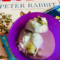 A picture of Dahi vada.