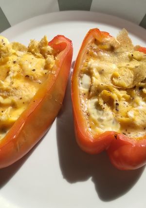Una foto de Pimiento relleno con huevo