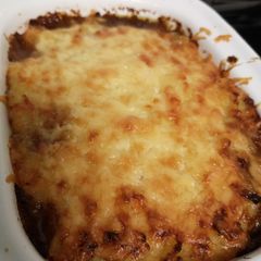 A picture of Sausage meat Pie.