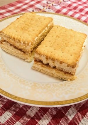 O poză a rețetei Albinița fără coacere.