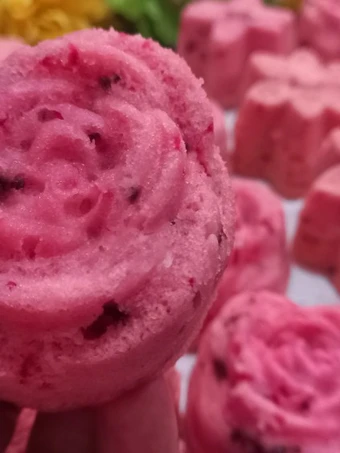 Cara Mudah Membikin Resep Bolu kukus buah naga yang Sempurna Anti Ribet, Bikin Ngiler