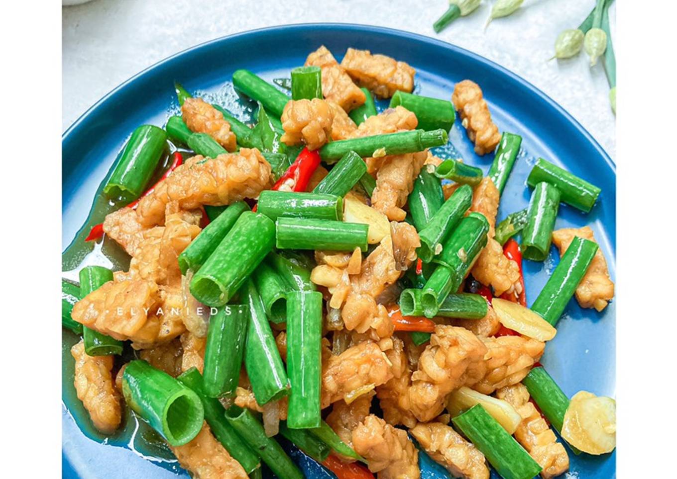 Oseng tempe daun puthut