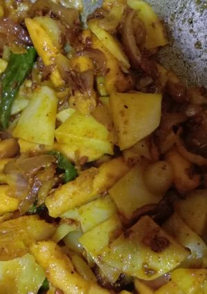 A picture of Aloo pakode sabzi.