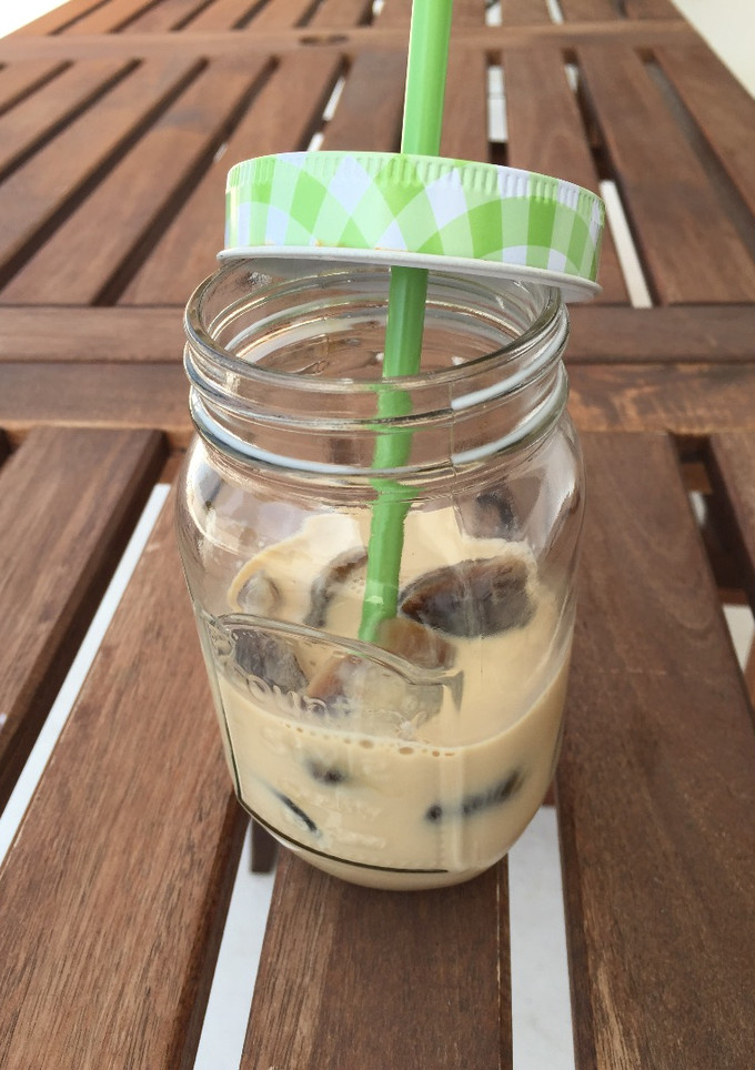 Una foto de Café con leche helado