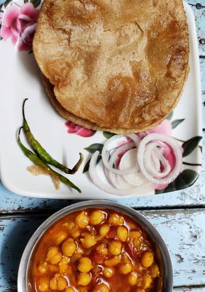 A picture of Puri chole.