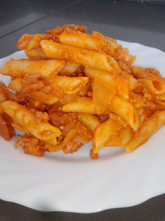 Una foto de Macarrones con chorizo 🍝