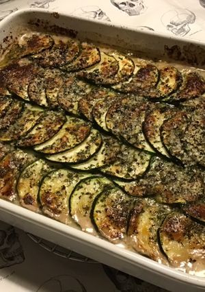 Une photo de Gratin de courgettes au fromage frais,bouillon de chevreau et parmesan