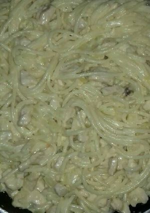 Tejszínes tészta csirkemellel recept fotója