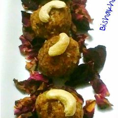 A picture of Coconut Gulkand Ladoos.
