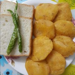 A picture of Potato Pakodas.