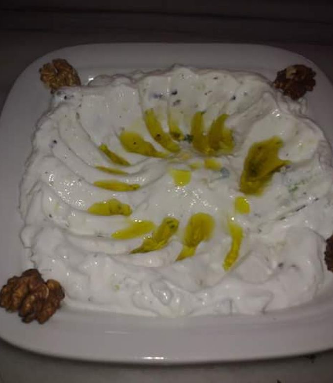 A picture of Labneh with Garlic and Walnuts.